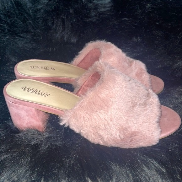 Seychelles Limited Edition Soft Pink Faux Fur & Suede Adapt Sandles SZ 10 NWTIB - Picture 2 of 7
